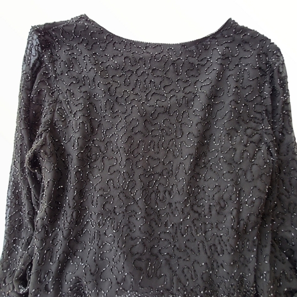 JKARA NY sz L black beaded blouse top flare sleeve scoop V neck angle hem - Picture 7 of 13